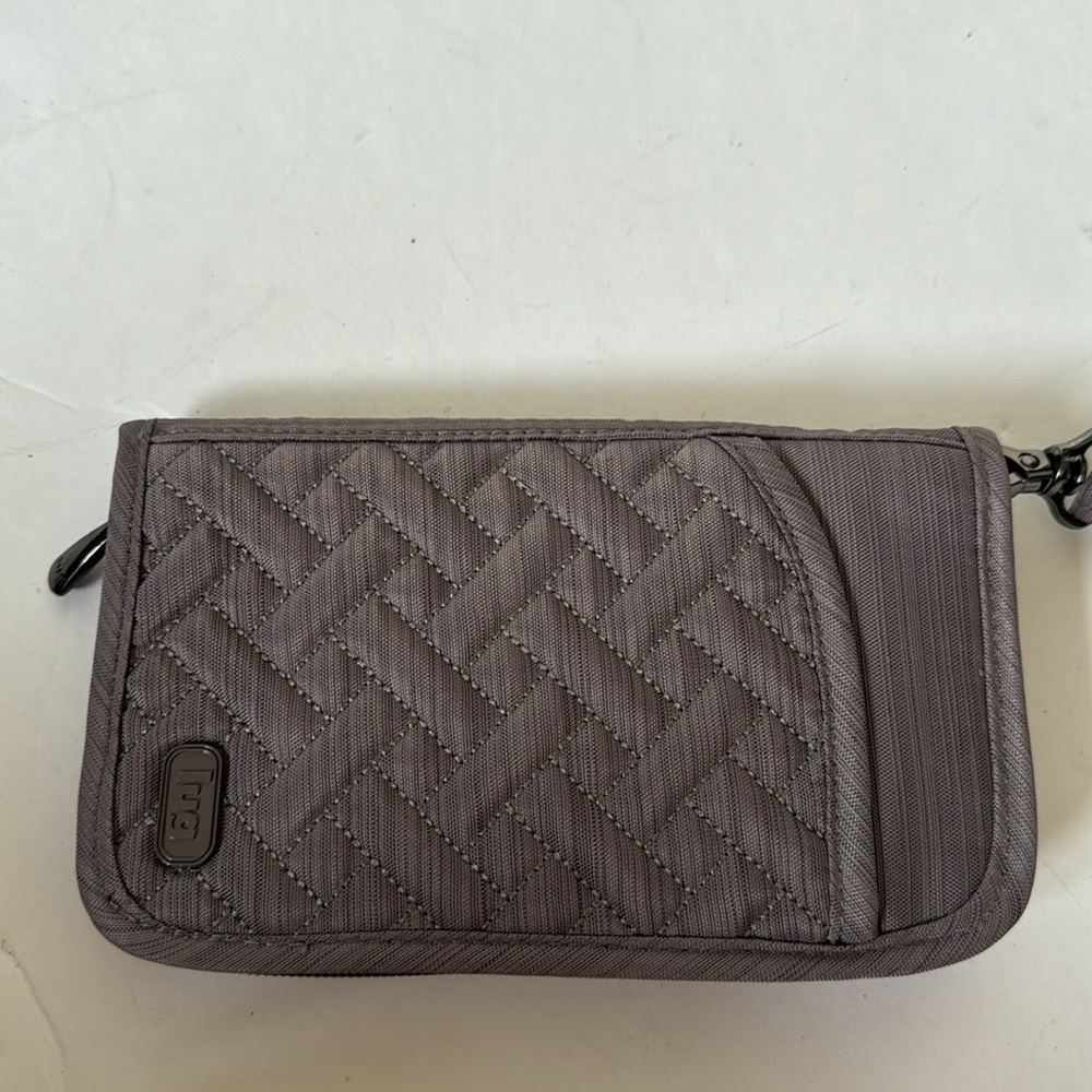 Lug Wristlet